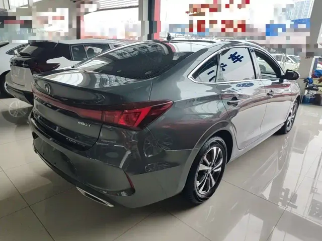Changan Eado — Фото автомобиля 6