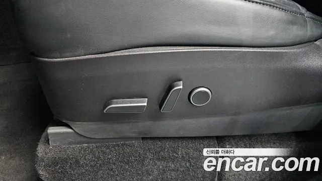 Tesla Model Y — Фото автомобиля 29