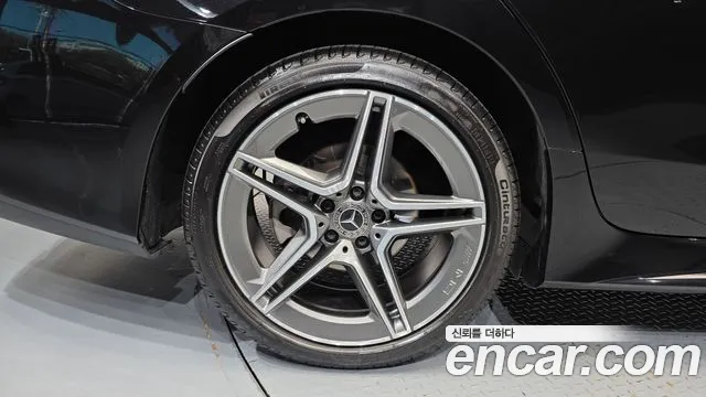 Mercedes-Benz CLS-Class — Фото автомобиля 21