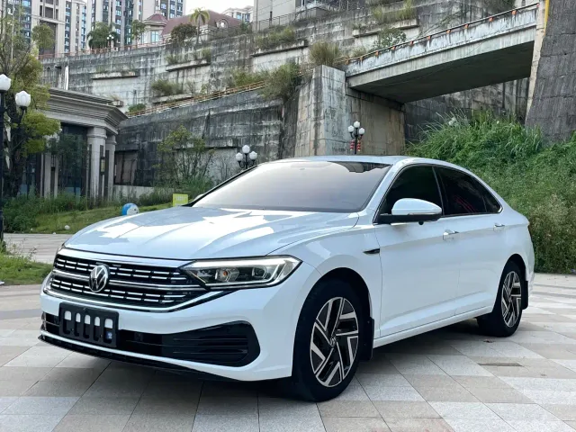 Фотография автомобиля — Volkswagen Sagitar