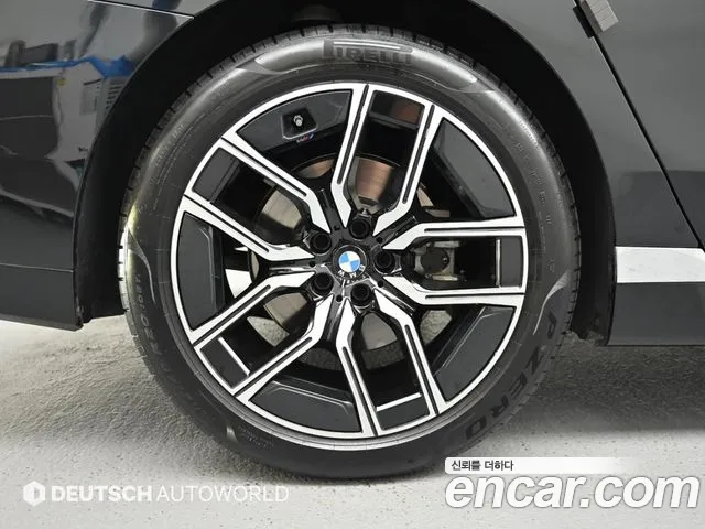 BMW 7-Series — Фото автомобиля 5