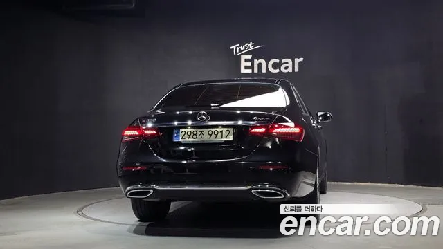 Mercedes-Benz E-Class E-класс W213 E350 4MATIC Exclusive — Фото автомобиля 4