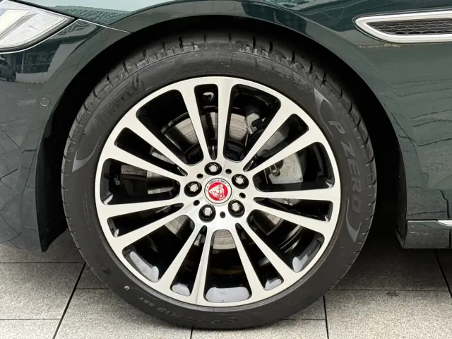 Jaguar XFL — Фото автомобиля 10