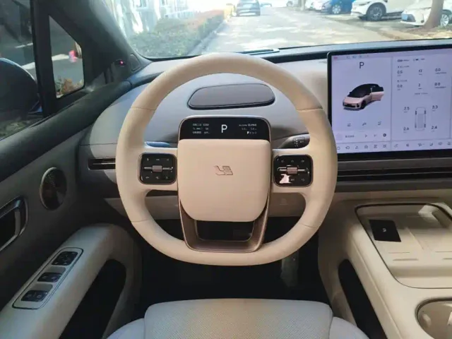Li Auto i6 — Фото автомобиля 10