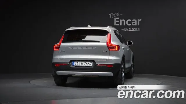 Вольво XC40 B4 Ultra Bright — Фото автомобиля 4