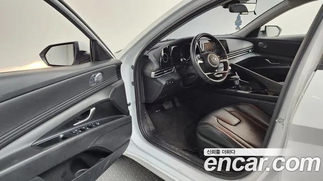 Hyundai AVANTE Avante (CN7) — Фото автомобиля 10