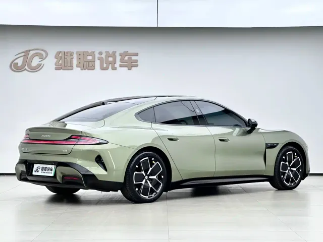 Xiaomi SU7 — Фото автомобиля 5