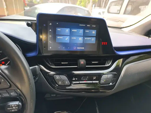 Toyota C-HR — Фото автомобиля 12