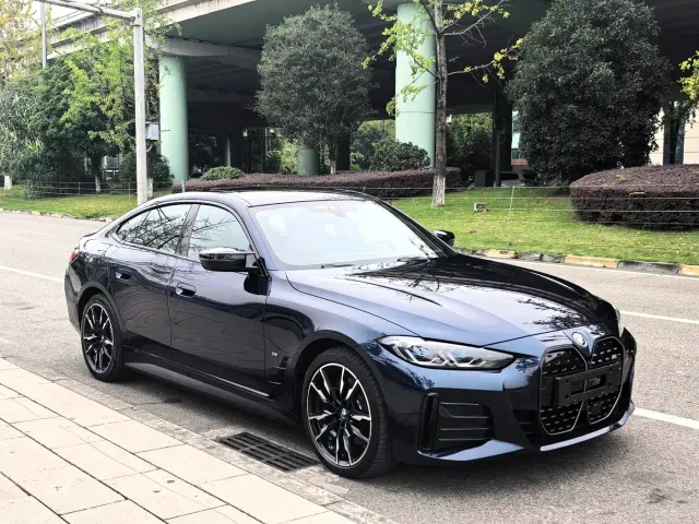 BMW i4 M50 — Фото автомобиля 3