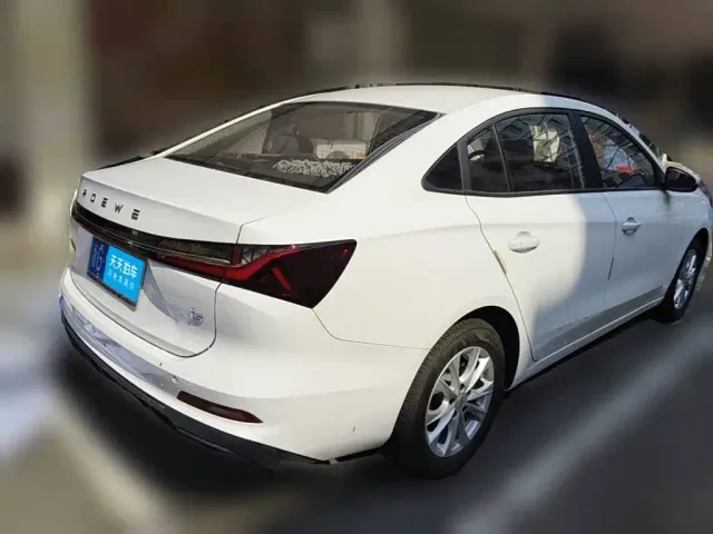 Roewe i5 — Фото автомобиля 5