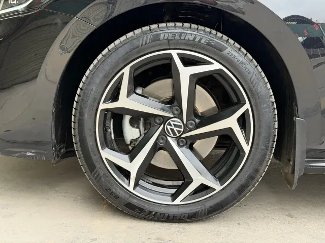 Volkswagen Passat — Фото автомобиля 14