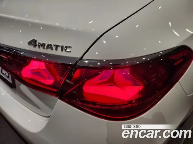 Mercedes-Benz E-Class — Фото автомобиля 11