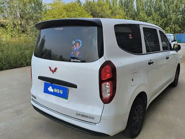 Wuling Hongguang — Фото автомобиля 3
