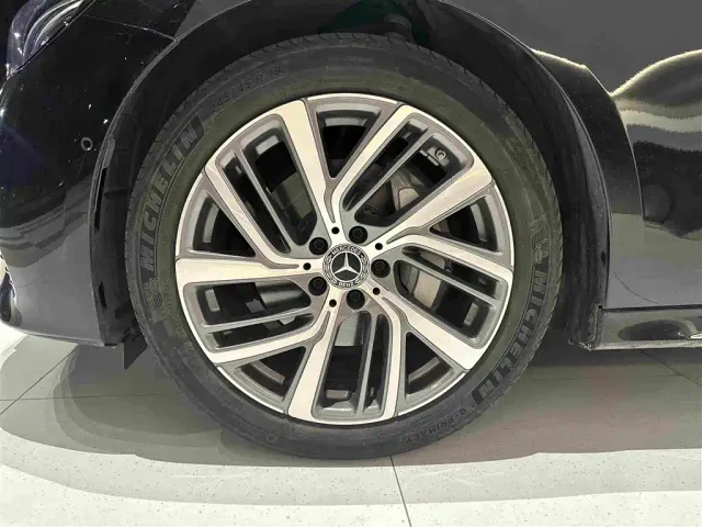 Mercedes-Benz E-Class — Фото автомобиля 16