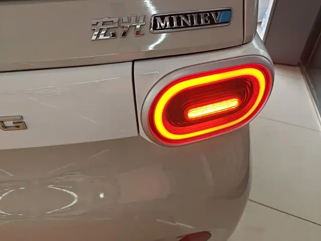 Wuling Hongguang Mini EV — Фото автомобиля 7