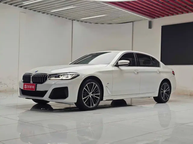 Фотография автомобиля — BMW 5 Series