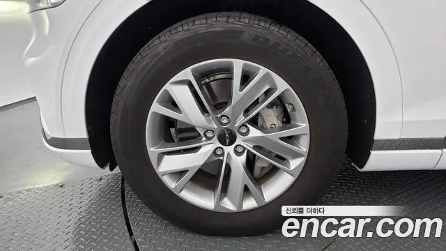 Genesis GV70 2.5T Бензин 2WD — Фото автомобиля 4