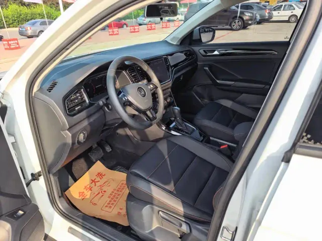 Volkswagen Volkswagen T-ROC 2022 280TSI DSG 2WD Comfort PLUS — Фото автомобиля 4