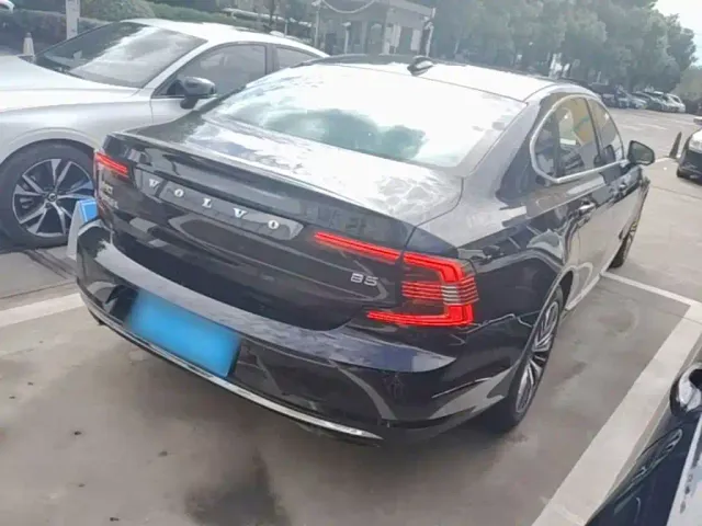 Volvo S90 — Фото автомобиля 6