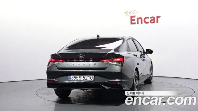 Hyundai AVANTE Avante (CN7) 1.6 LPi (для маломобильных пассажиров) — Фото автомобиля 4