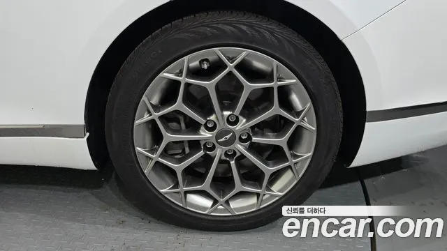 Genesis G80 Бензин 2.5 турбо AWD — Фото автомобиля 16