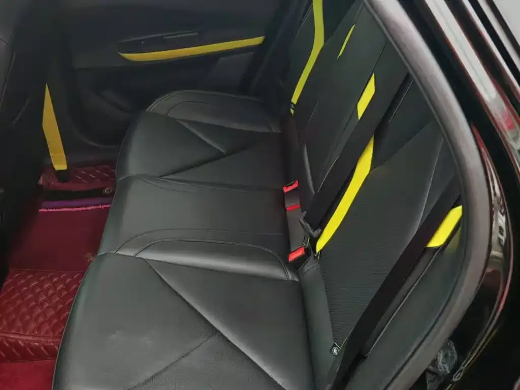Changan Changan UNI-V 2022 1.5T Sport Edition — Фото автомобиля 15