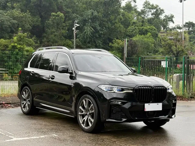 BMW X7 — Фото автомобиля 3