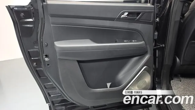 KG_Mobility_Ssangyong Rexton Новый Rexton Sport Khan Дизель 2.2 4WD — Фото автомобиля 25
