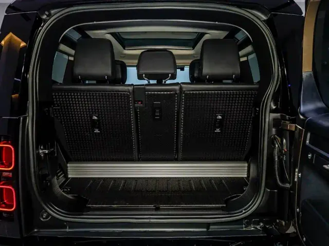 Land Rover Defender — Фото автомобиля 6