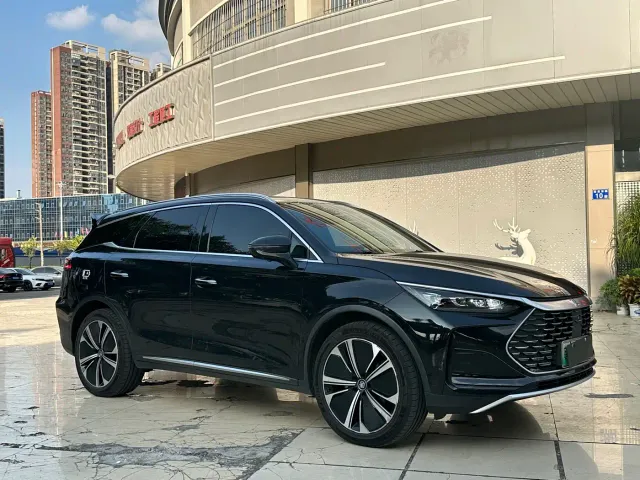 BYD Tang — Фото автомобиля 3