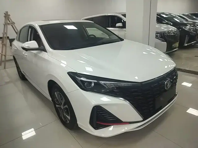 Changan Eado — Фото автомобиля 3