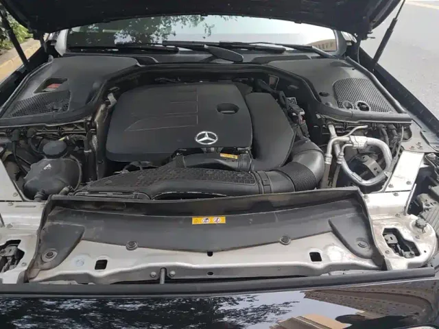 Mercedes-Benz E-Class — Фото автомобиля 10