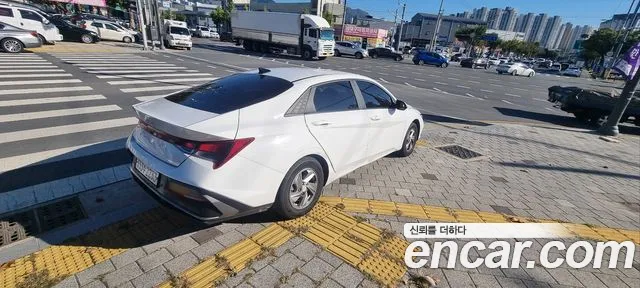 Hyundai Avante — Фото автомобиля 2