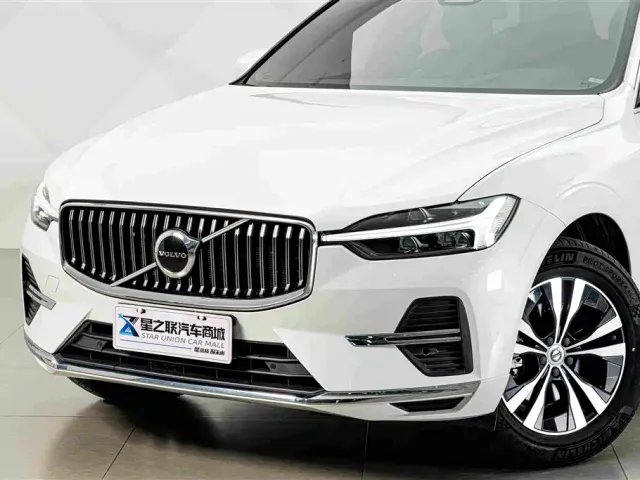 Volvo XC60 — Фото автомобиля 2