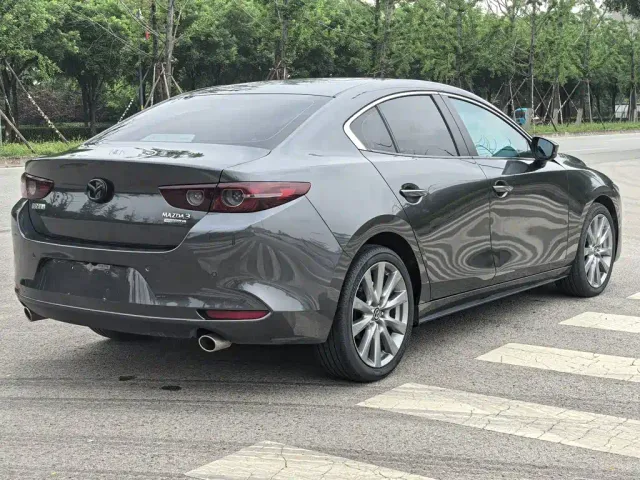 Mazda Axela — Фото автомобиля 12