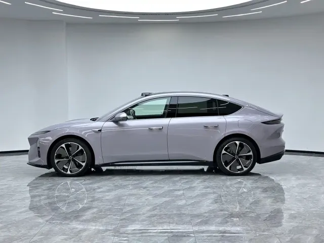 Nio ET5 — Фото автомобиля 8