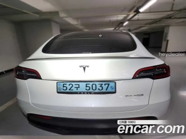Tesla Model Y — Фото автомобиля 3