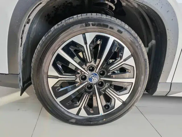 BYD Song Ultra — Фото автомобиля 14