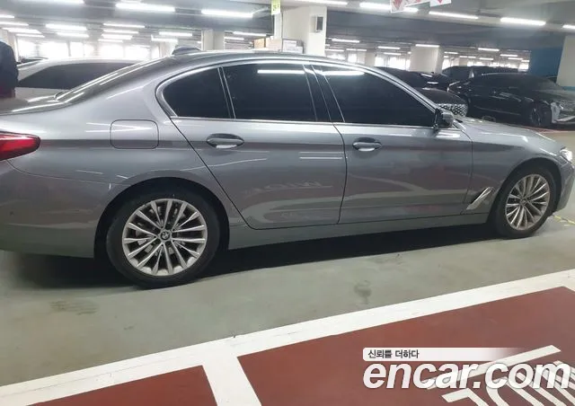 BMW 5-Series — Фото автомобиля 2
