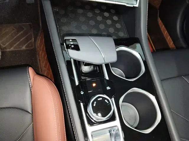 Changan Eado — Фото автомобиля 6