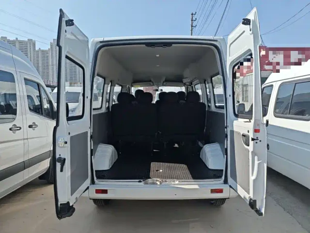 Maxus Xintu V80 — Фото автомобиля 18