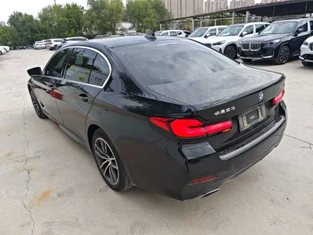 BMW 5 Series — Фото автомобиля 4