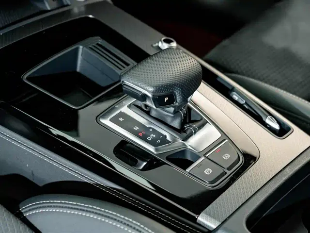 Audi Q5L Sportback — Фото автомобиля 12