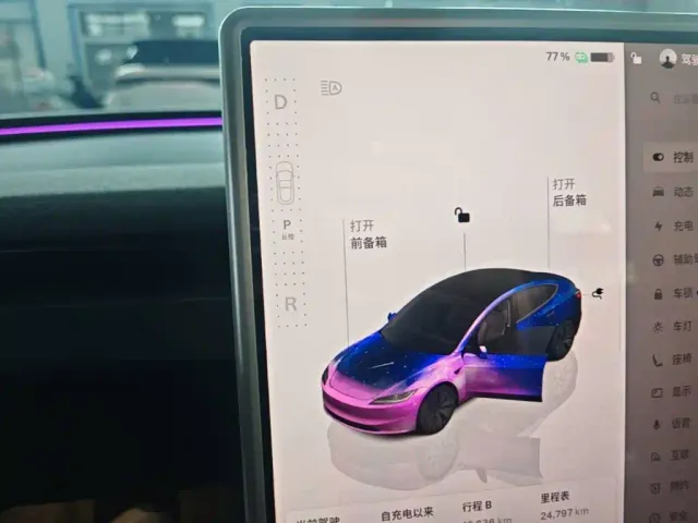 Tesla Model 3 — Фото автомобиля 9