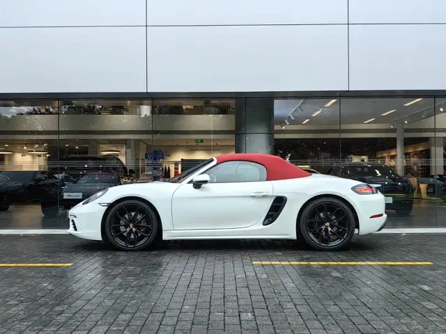 Porsche 718 — Фото автомобиля 13