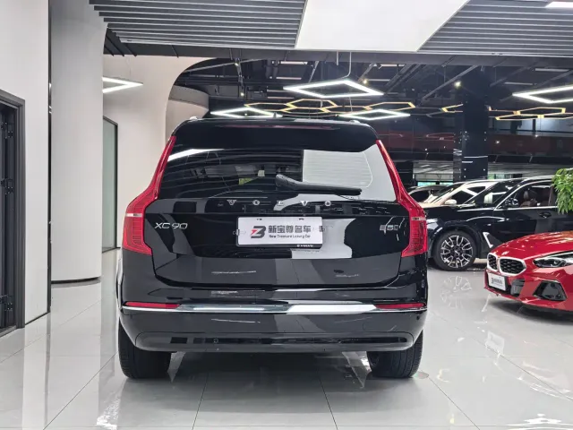 Volvo XC90 — Фото автомобиля 16