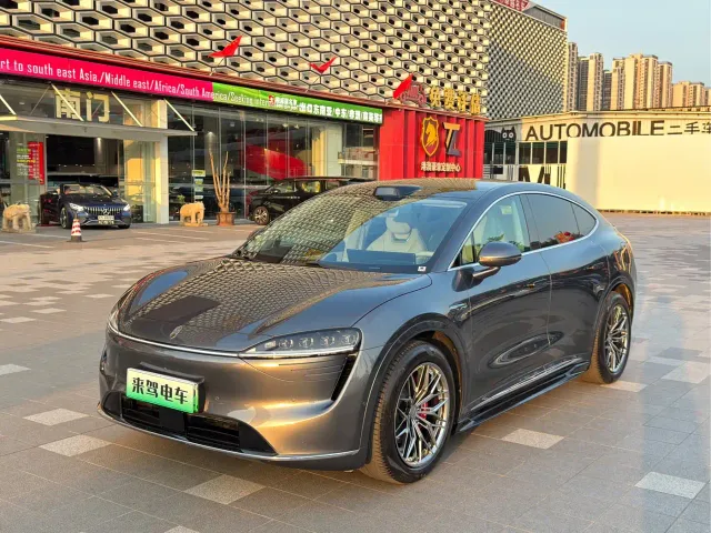Фотография автомобиля — Luxeed R7