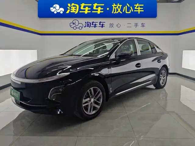 Фотография автомобиля — Hongqi E-QM5