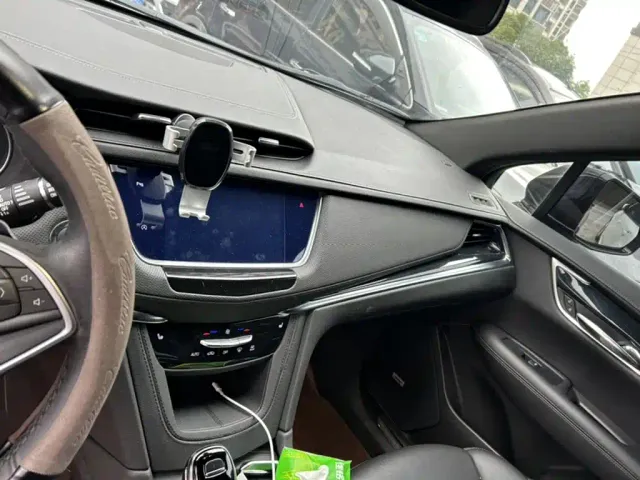 Cadillac XT5 — Фото автомобиля 14