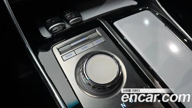 Genesis GV80 — Фото автомобиля 24